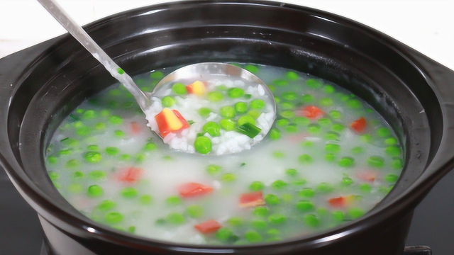 煮豌豆稀饭时,多加一样东西,绵软粘稠还不溢锅,干货技巧全教你