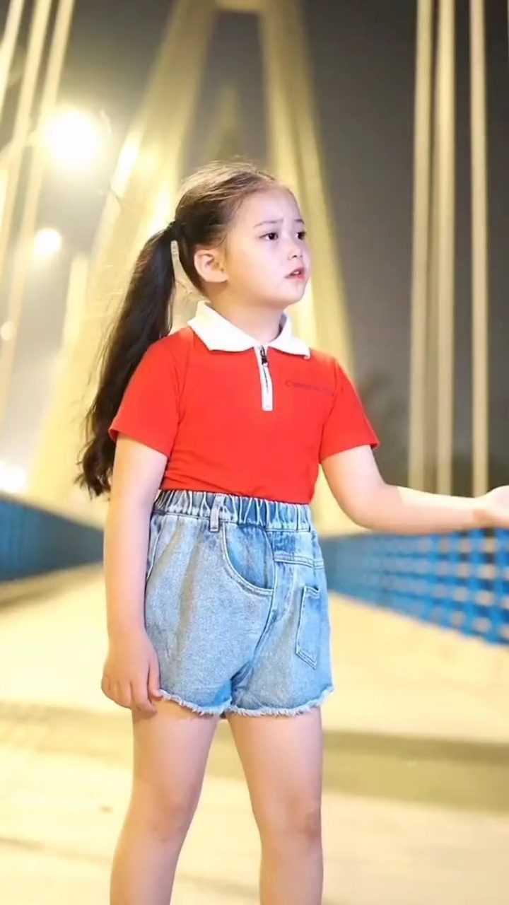 李悟翻唱点歌的人嗓音动听宛如天籁一位很努力的小姑娘