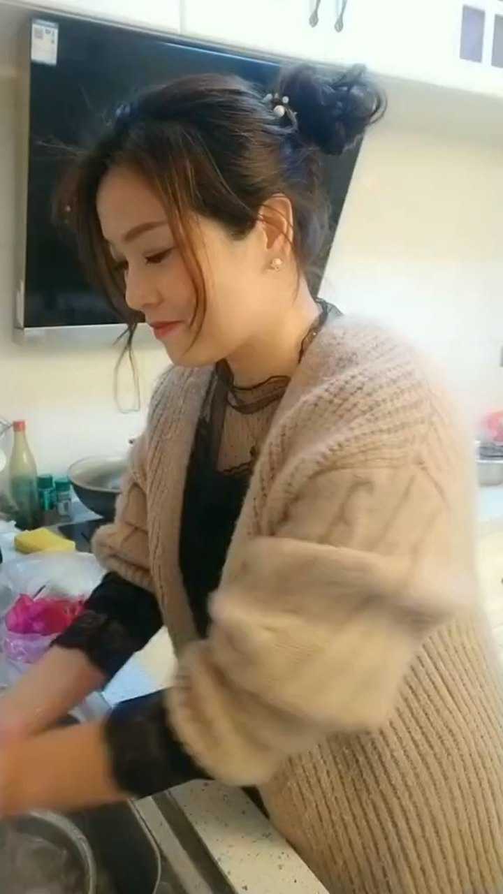 农村陪读妈妈一枚就喜欢宅在家里洗洗涮涮偶尔有个小脾气不扎堆不打牌