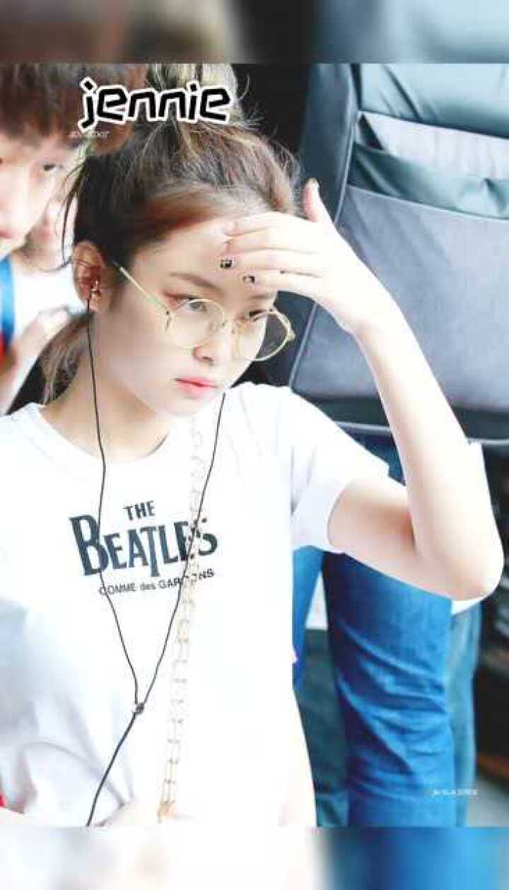 当blackpink全员戴眼镜这也太好看了吧