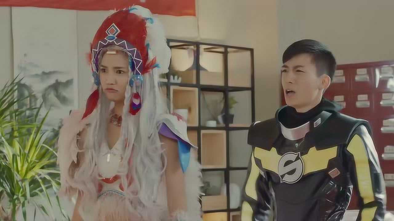 铠甲勇士猎铠莉莉的身材真的棒难怪能成为女主