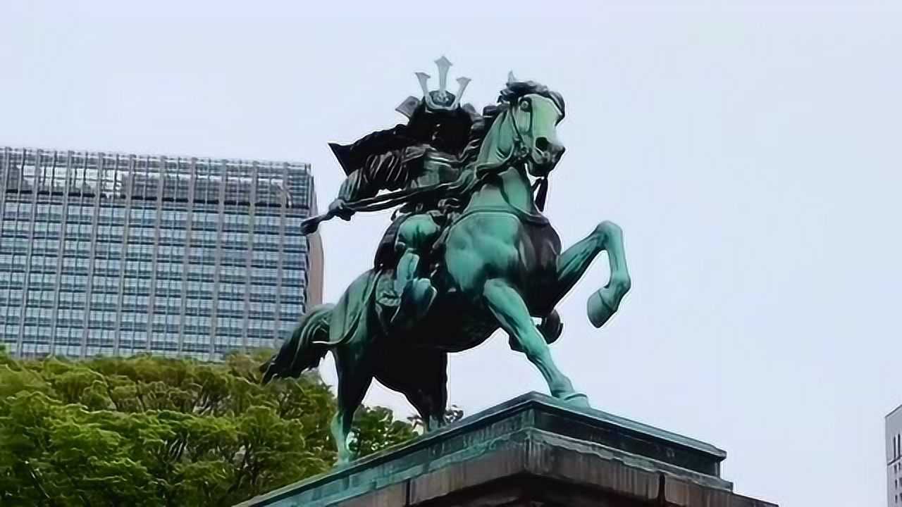 東京的三銅像之一,雕像上這個人是武士道精神的鼻祖,相當於國內的岳飛