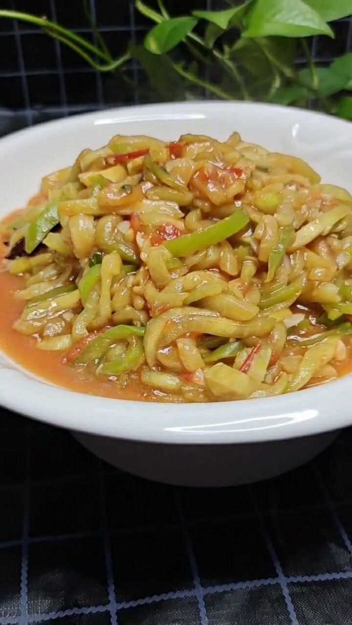 比肉还要好吃的西红柿炒茄丝,口味特别的棒