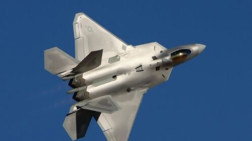 f22n艦載戰鬥機,相比於f22,更加註重遠程攔截能力