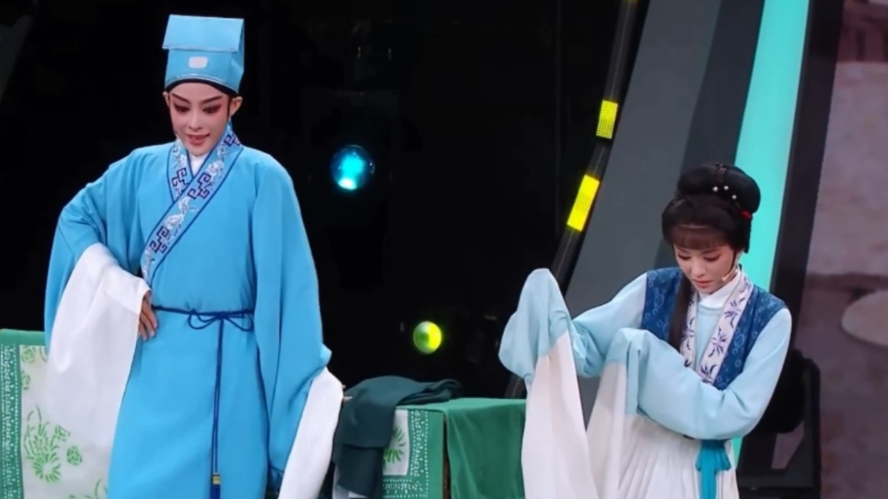 陈丽君李云霄越剧春晚新粮投喂,合体表演《五女拜寿·奉汤》好甜