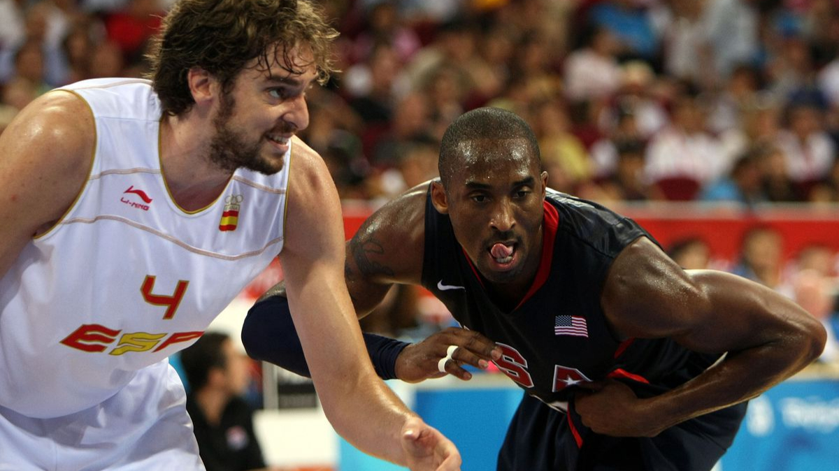 科比开场撞翻加索尔 一个真正的竞争者