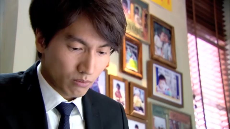 恋恋不忘:灰姑娘偷偷生孩子,总裁以为骗钱,见日记秒懂最爱自己