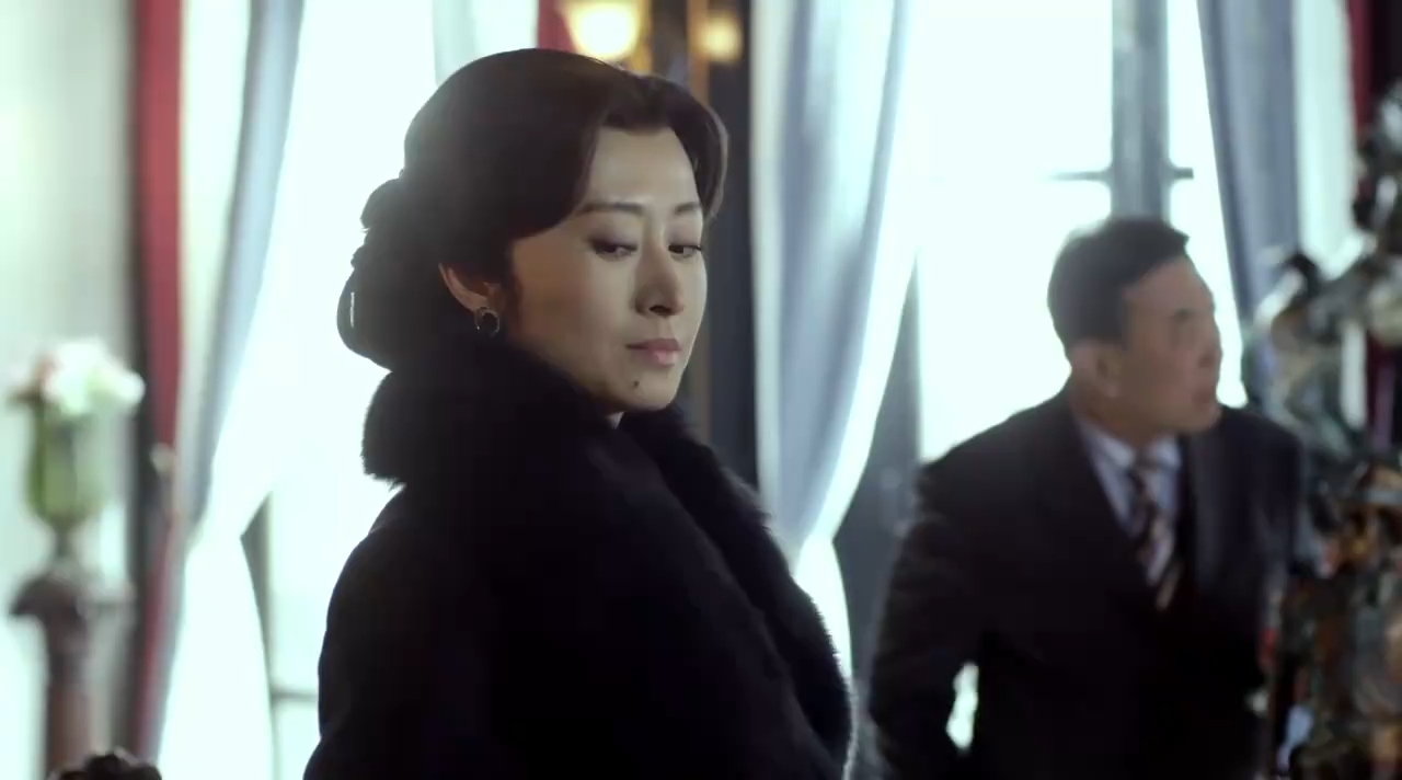 伪装者:经典名场面,大姐当众教训明楼,狠扇巴掌太霸气