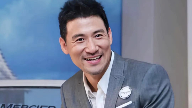 张学友演唱会妻女罕露面53岁罗美薇气质优雅大女儿遗传妈妈美貌