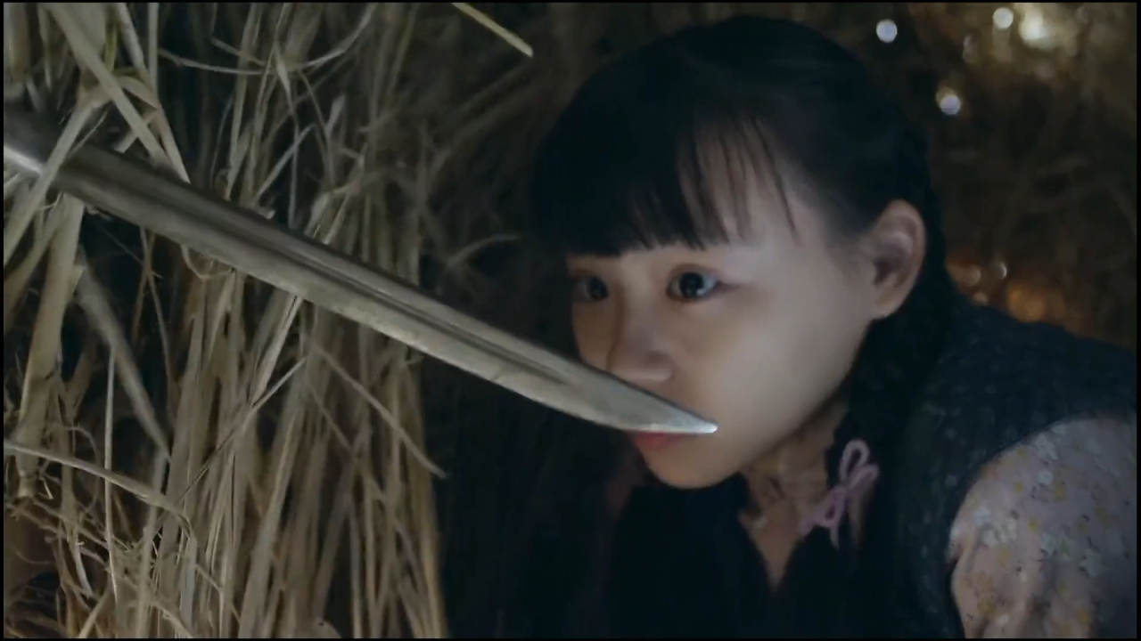 殊死七日:鬼子进村扫荡,姑娘躲在草垛,没想鬼子拿起刺刀就往里刺