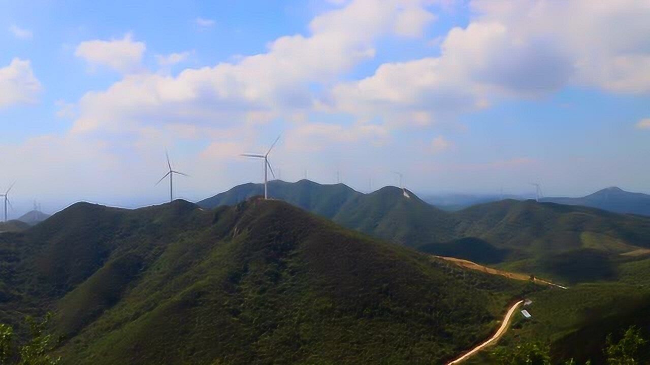 巢湖銀屏山峰,看風車搖曳,如花風景!