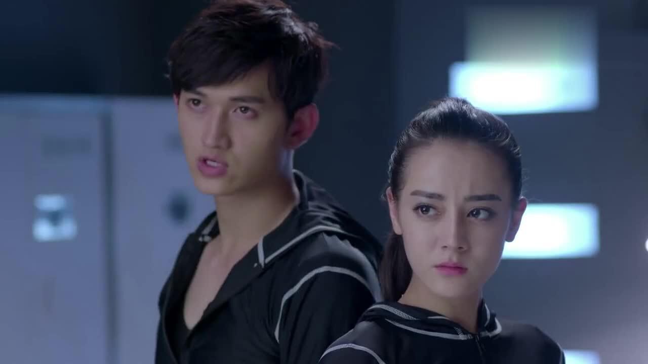 火狼女和白鲨联手击败巨熊夺回烈火神盾的东西真精彩