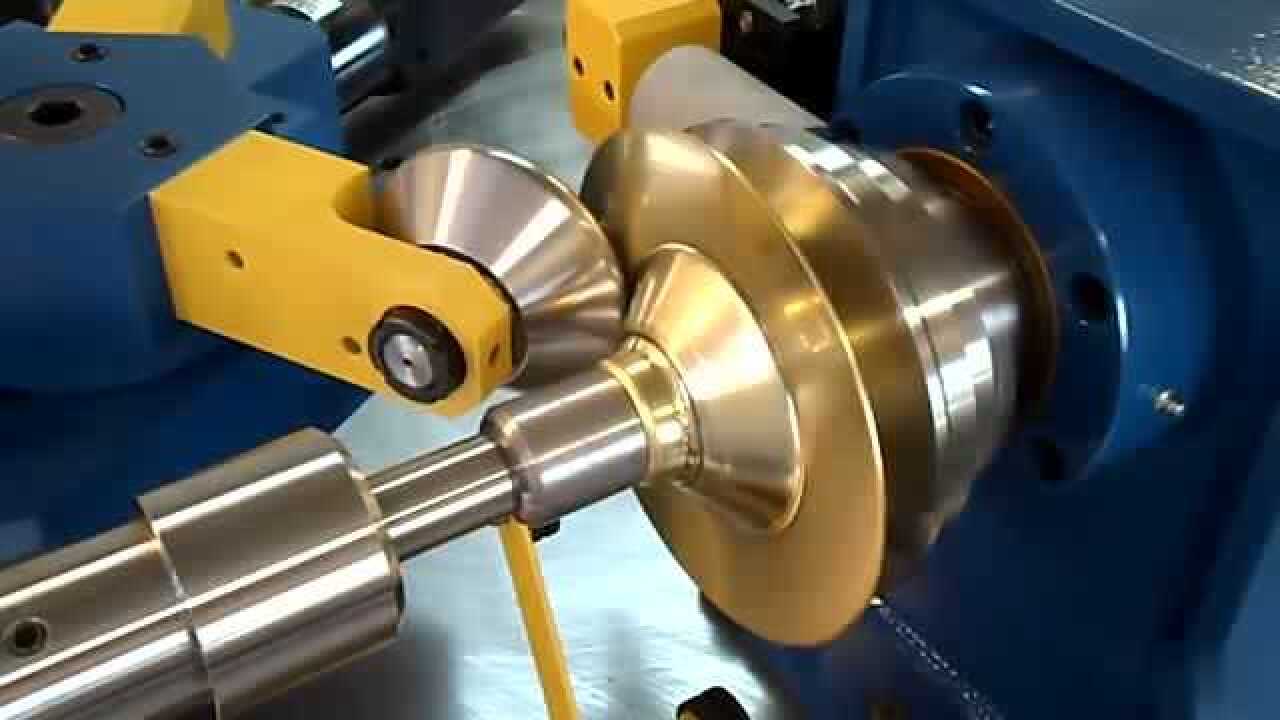 车床加工铜件直接挤压成型没有一点废料被排出