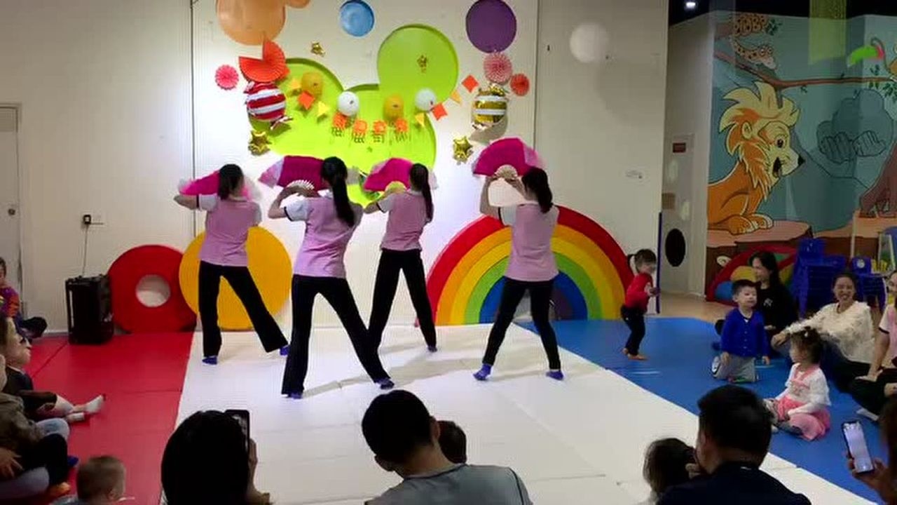 亲子活动舞蹈表演