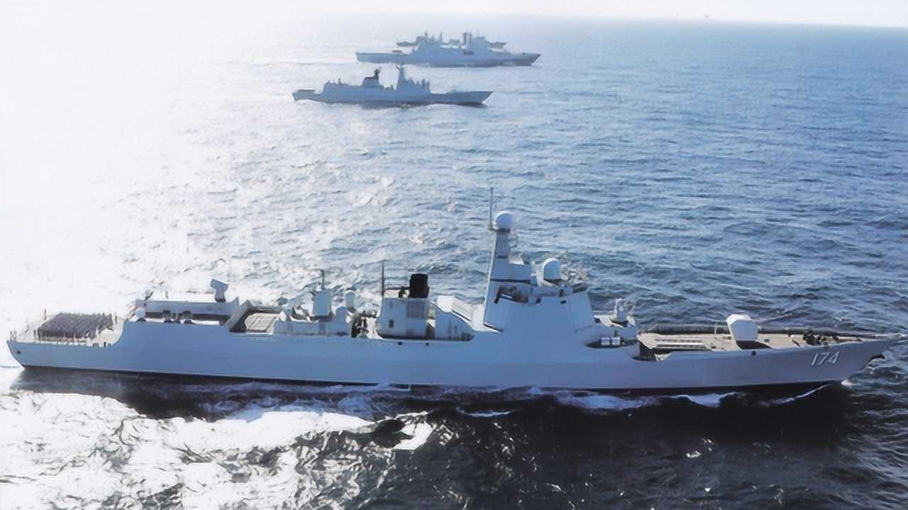 能力不够数量来凑,第12艘052d型导弹驱逐舰服役,另有11艘在建