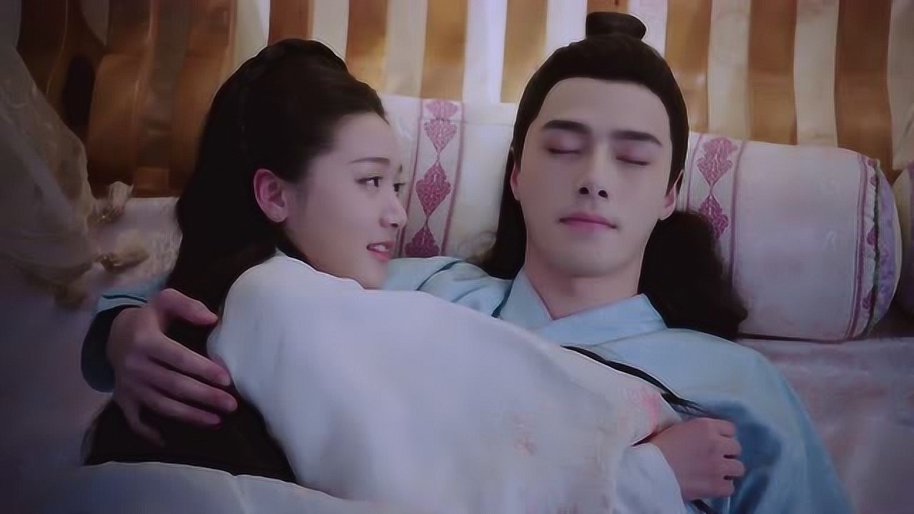 《明月照我心》少女心炸裂的吻戏片段,开启虐狗互动模式?高甜现场!