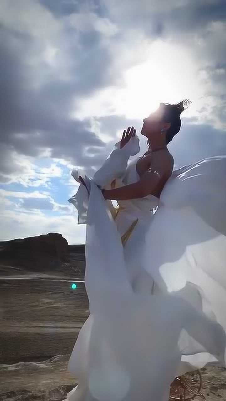 请问这是哪位神仙菩萨下凡渡劫,没想到男儿身竟这般妖娆妩媚