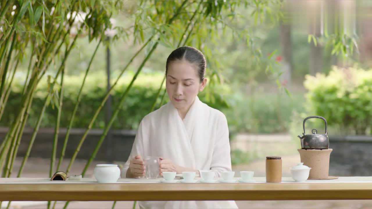 王琼茶艺表演,大师王琼茶艺表演视频,一起欣赏下吧