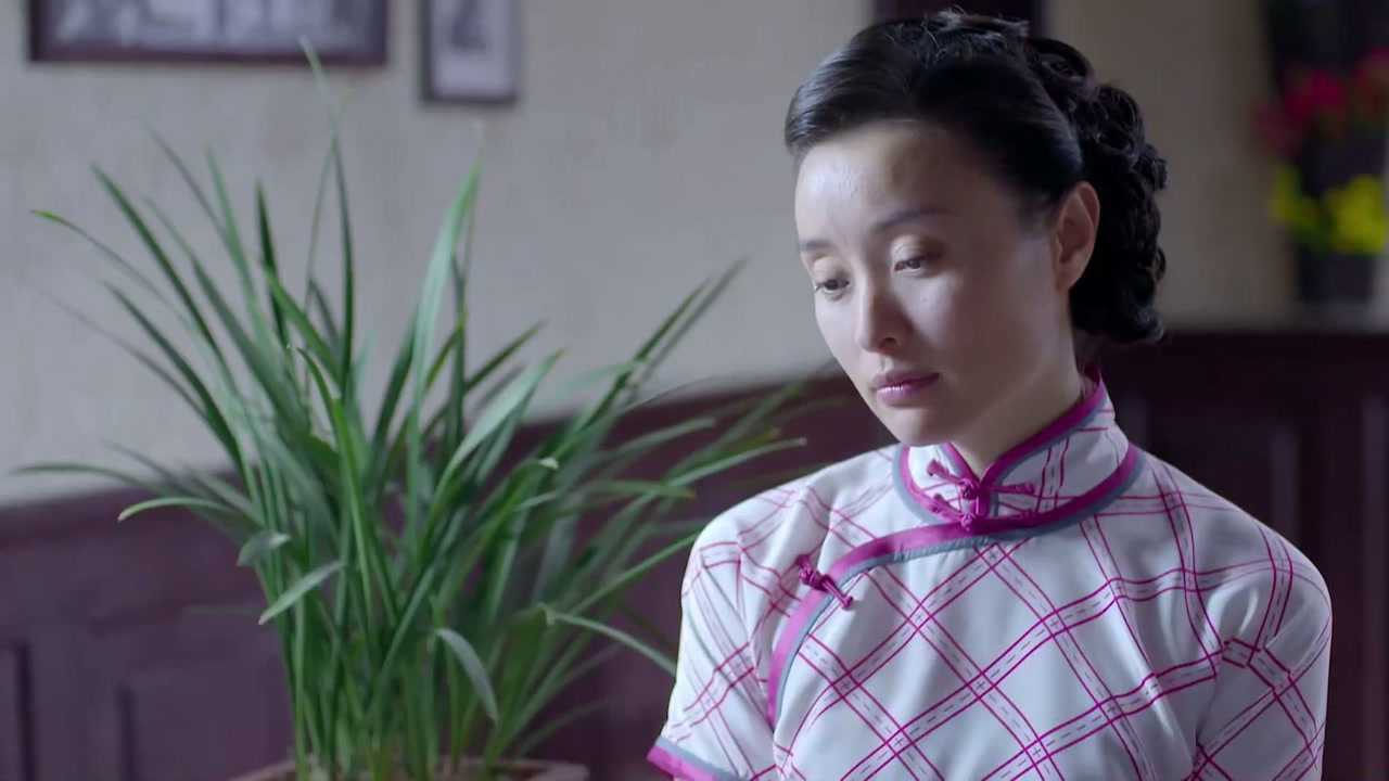 虎口拔牙丹凤又想鸟了王天桥看到后上前安慰她