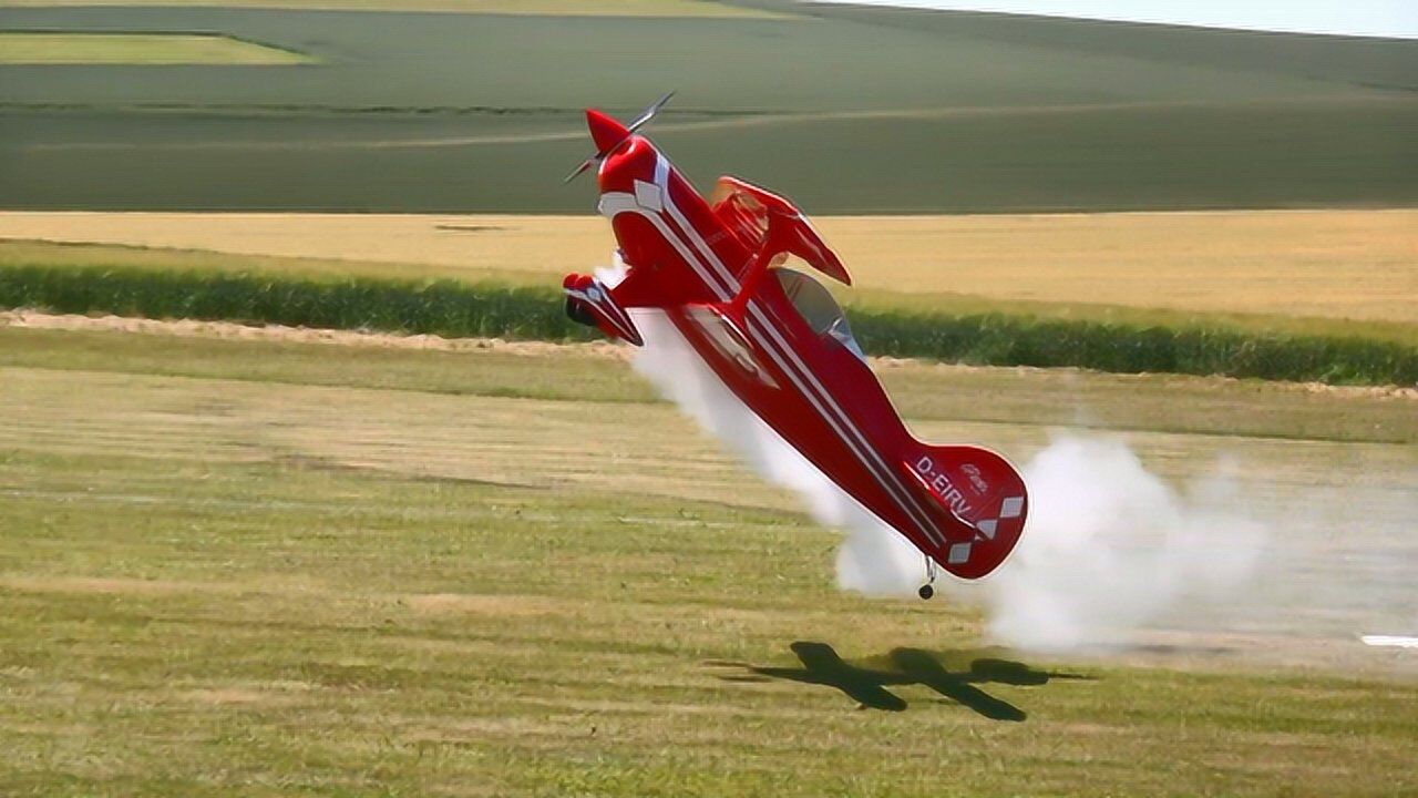 让人尖叫不断的RC航模飞行表演,真过瘾,玩这个需要什么段位呢_高清1080P在线观看平台_腾讯视频