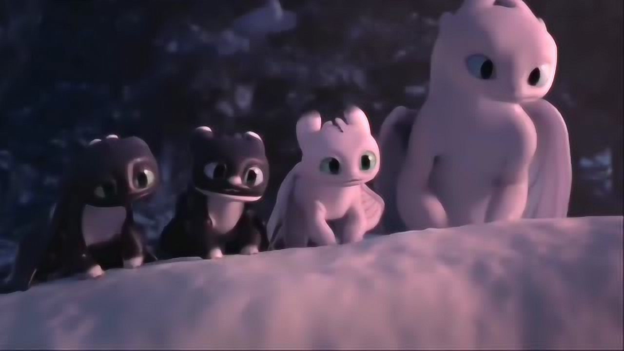 驯龙高手:小隔隔的女儿见无牙仔,无牙仔的动作好体贴