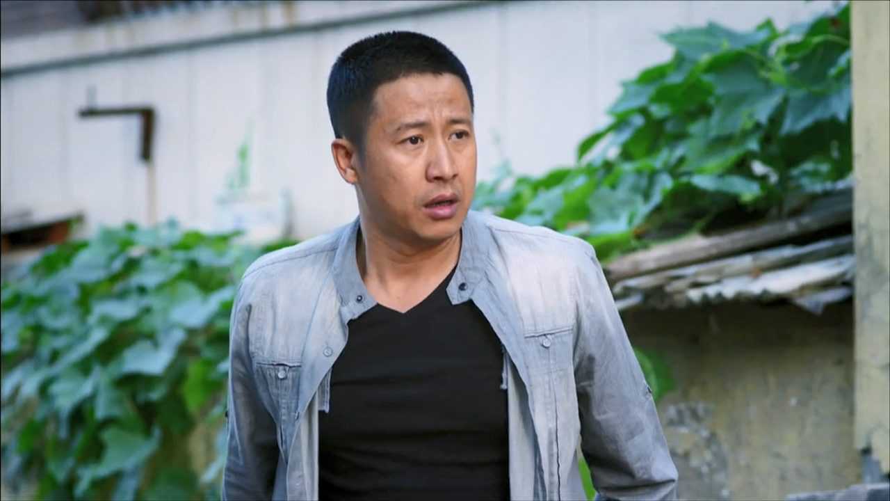 无贼段虎不敢拿赃物回家藏在秘密基地结果被儿子吓一跳