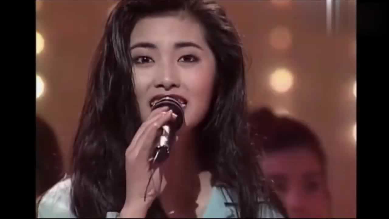 争芳斗艳周慧敏彭家丽刘小慧同台演唱素妆出镜自然美