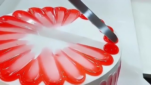 果酱蛋糕裱花,看着太诱人了,这颜色搭配的真是太漂亮了!