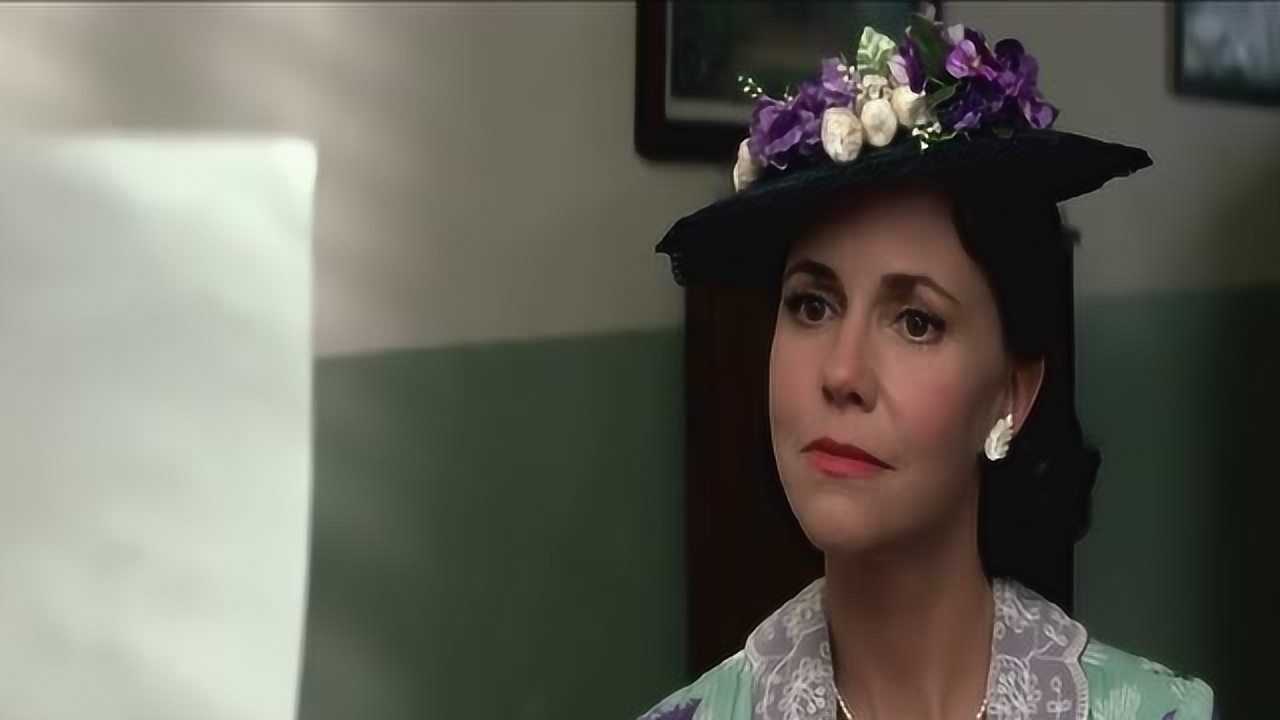 阿甘正传,阿甘妈妈为了让他受到平等教育,接受了校长的无理要求