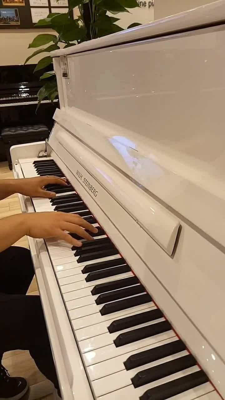 今天为大家弹奏《蝴蝶少女》钢琴版,这歌我学了好久