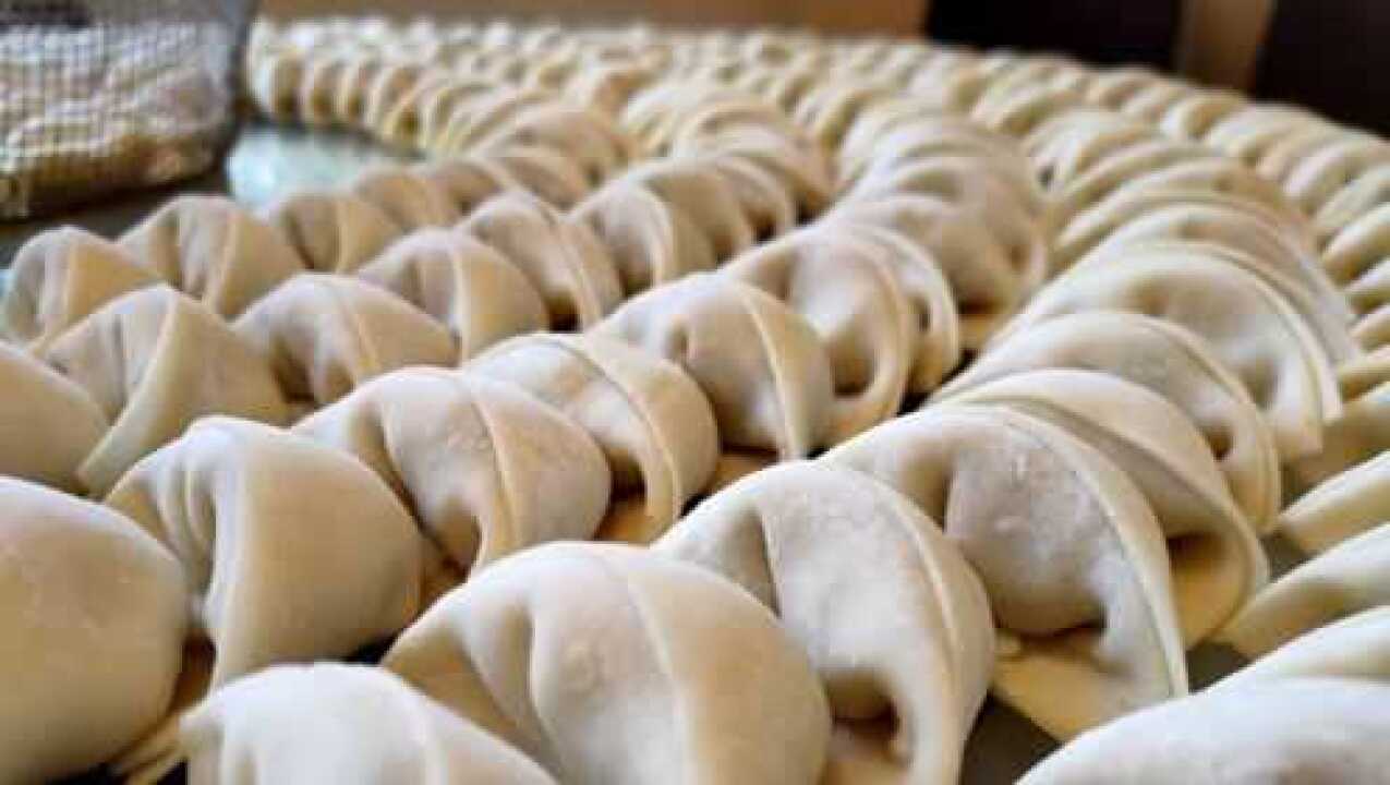 湖北农村美食包扁形似饺子却不是饺子外形似金元宝