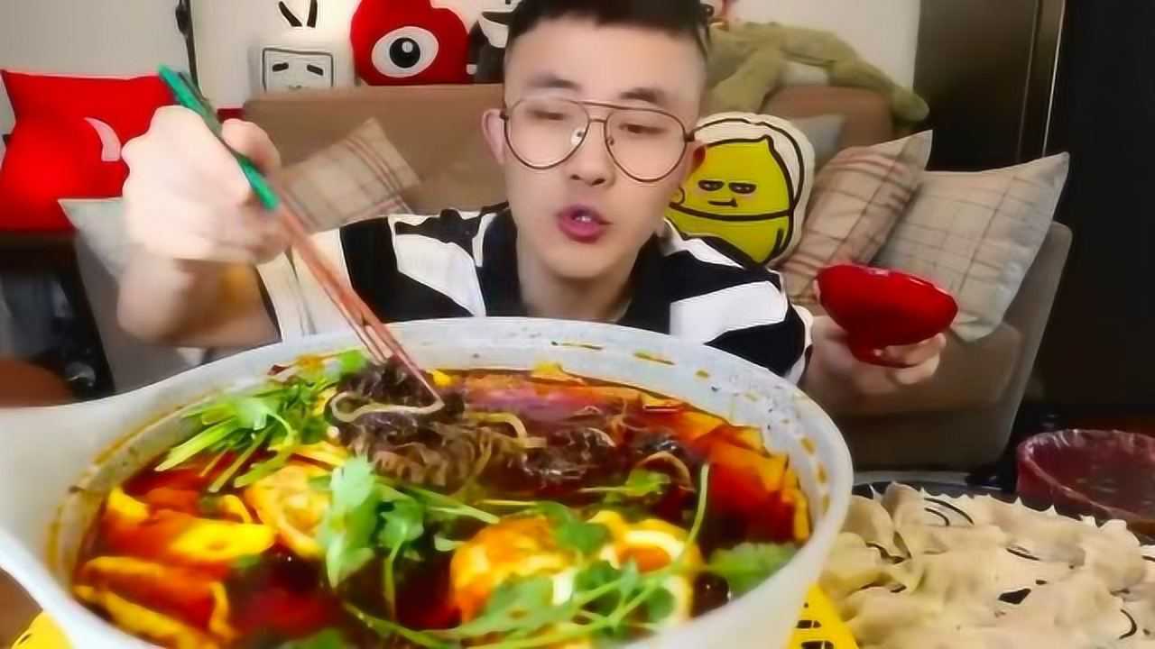 吃播:光小强吃自制香辣毛血旺,看着太有食欲了