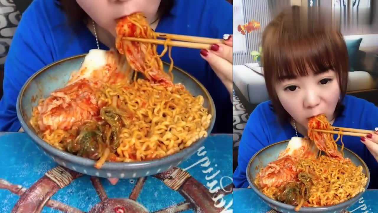 这是我见过最干净的吃播小姐姐狂吃火鸡面佩服
