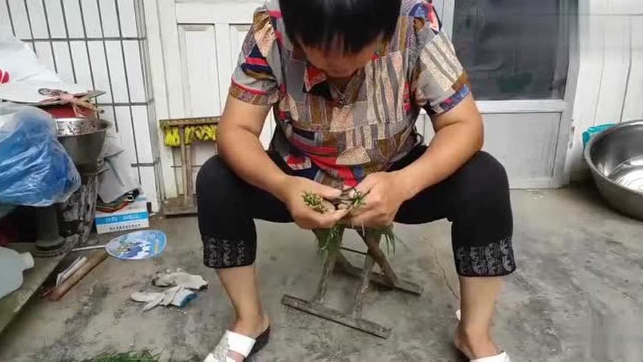 农小飞农村媳妇做2斤虎皮鸡爪色泽味道浓郁看着就美味