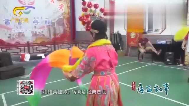 节目《南国小红豆》取材于梧州市开展的“戏曲进校园”活动