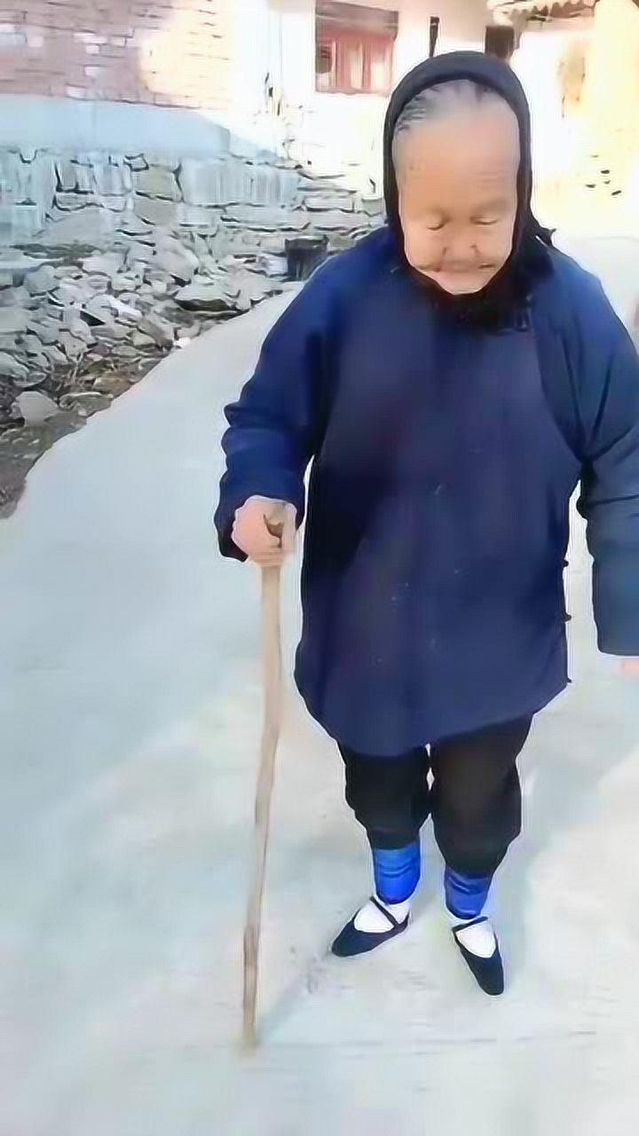 三寸金莲小脚奶奶，从小缠脚，这样的人越来越少了_高清