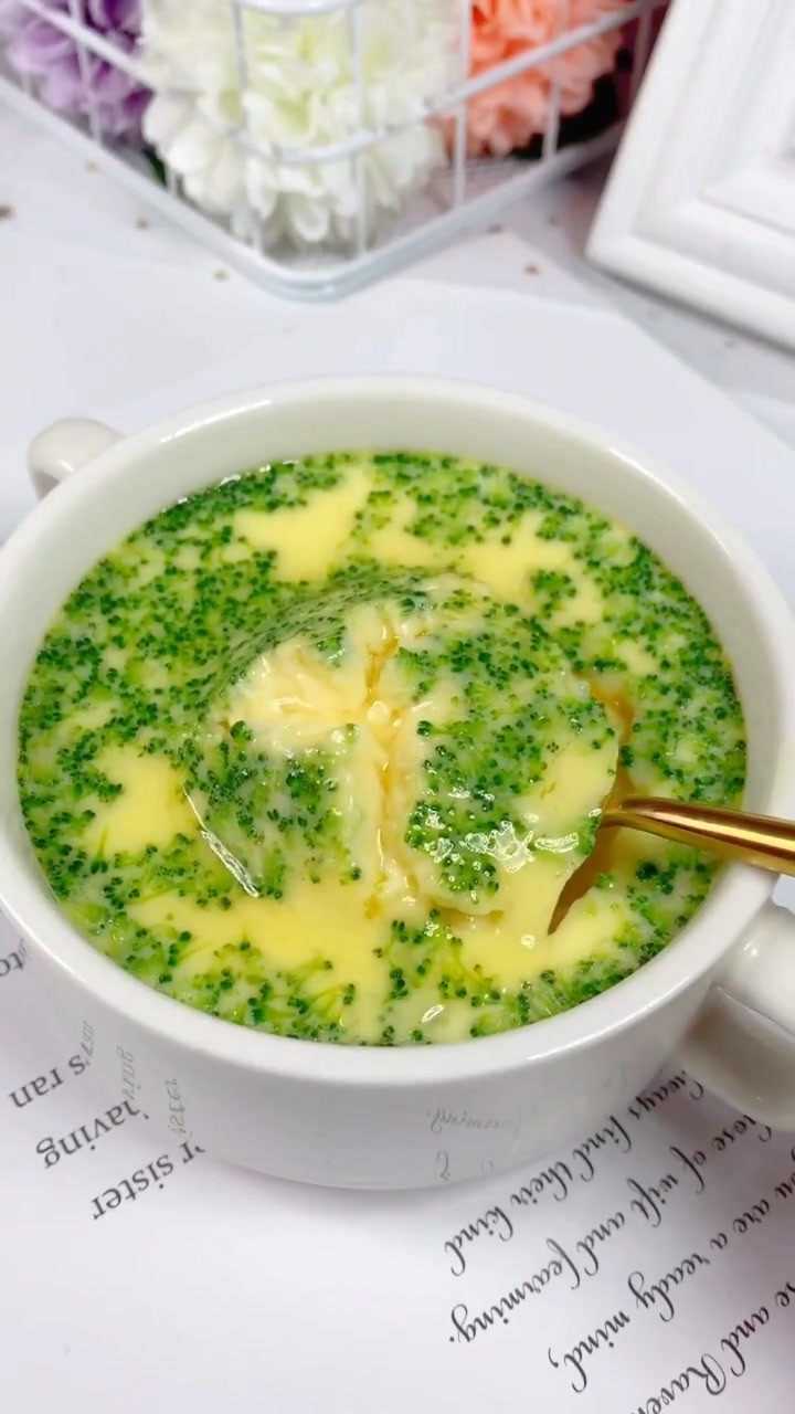 西兰花蒸蛋,适合7个月以上的宝宝食用哦