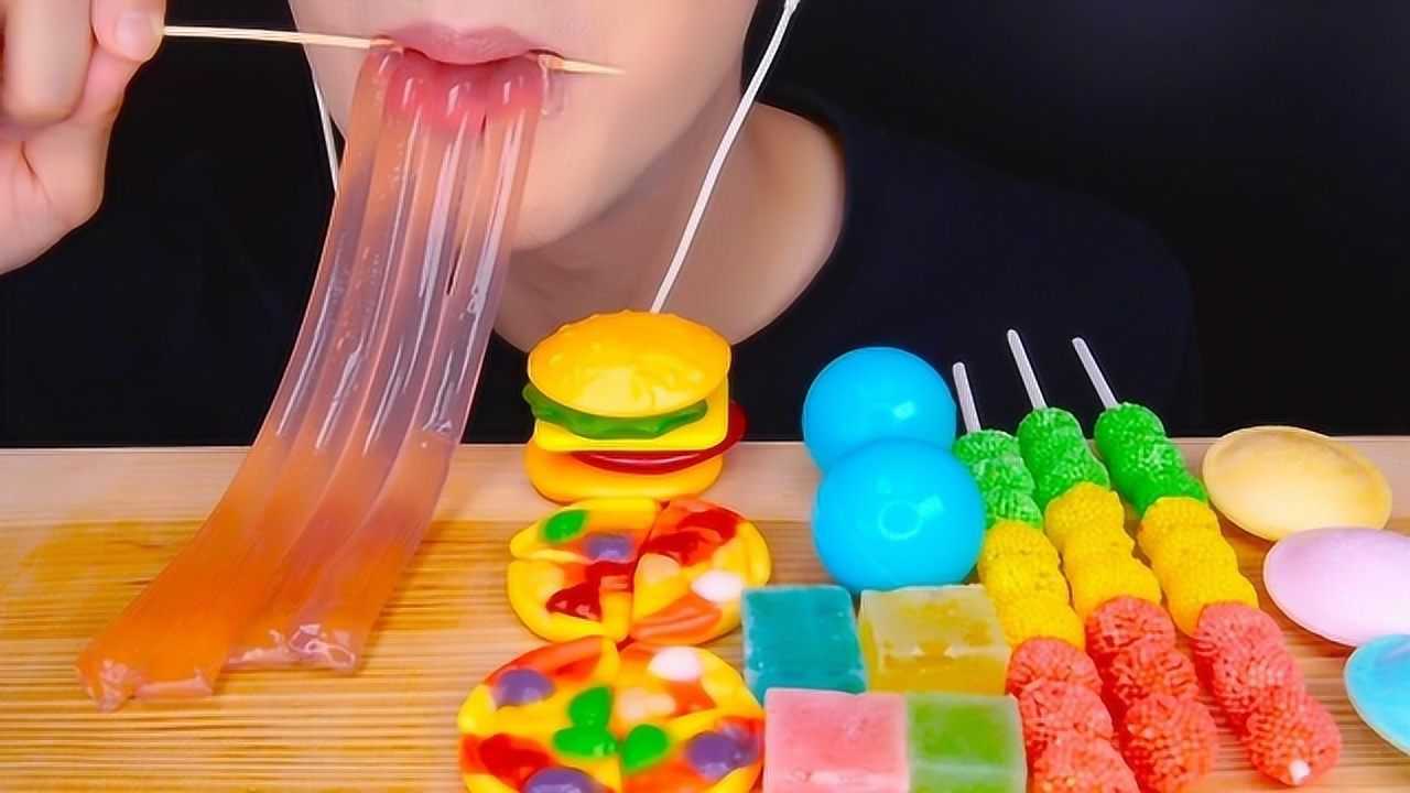 韩国咀嚼音吃播3倍速jimmy小哥狂吃五彩缤纷的软糖套餐