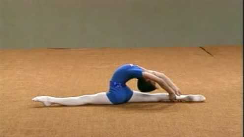 北京舞蹈学院少儿舞蹈考级第八级：压、扳腿