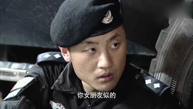 特警力量赵小黑暂被撤下第一狙击手职位,抱着高精狙哭泣