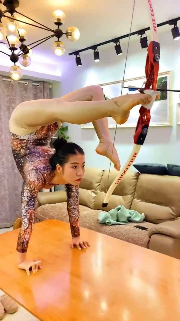 倒立用脚射箭不是我吹牛能做到的没几个