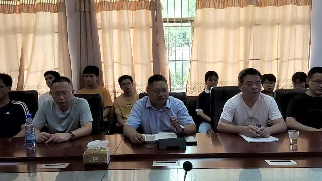 湘乡一中张四海校长致辞