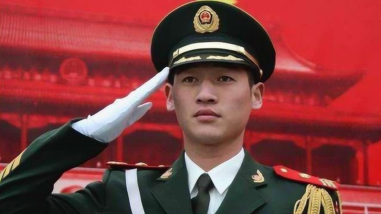 中国第一升旗手高红甫,11年升旗6200次0失误,退役后过得怎样?