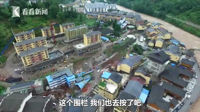 重庆一桥梁栏杆柱雨后一捏就碎 当地已启动调查