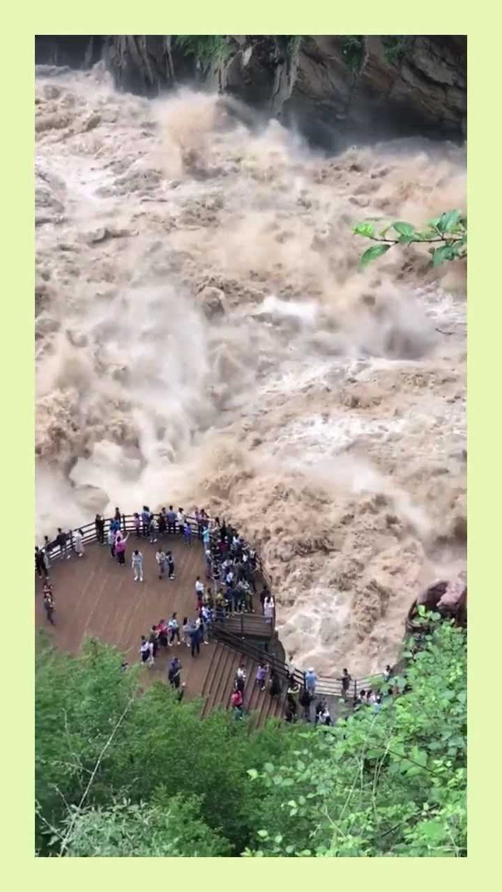 人山人海,排山倒海