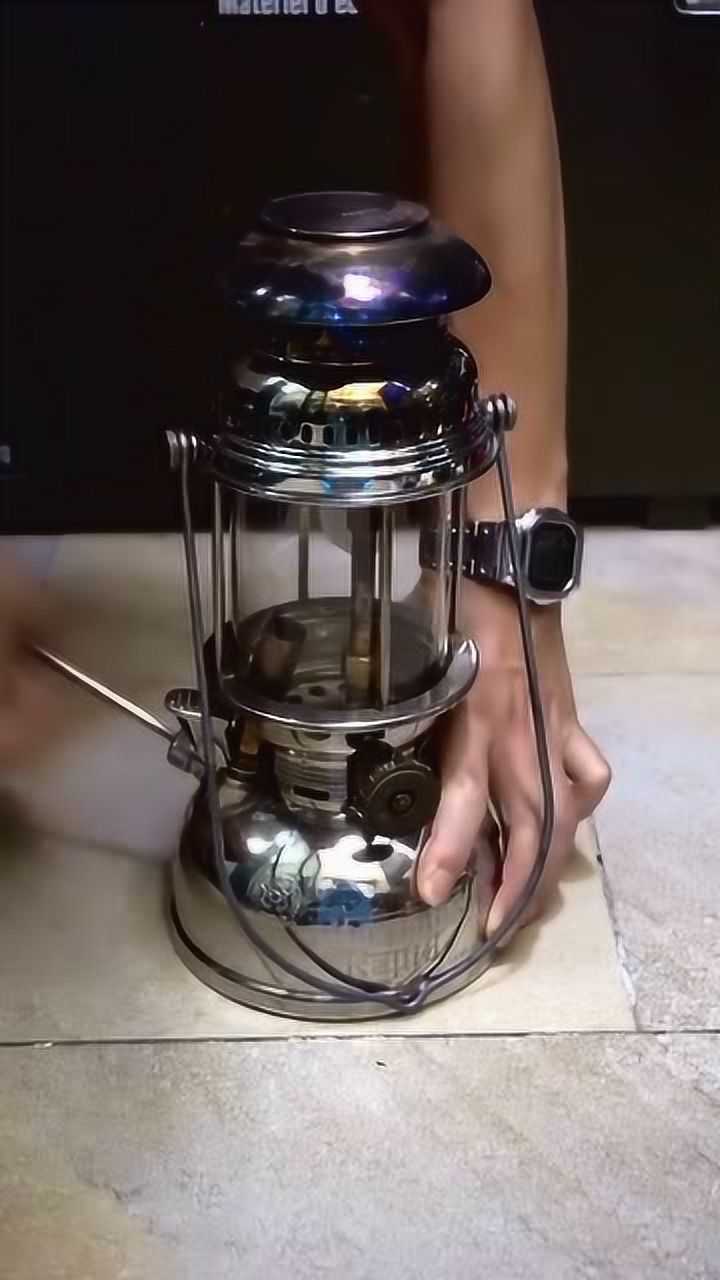 德产的煤油汽灯,用之前先打气,点燃声音竟像火箭发射!