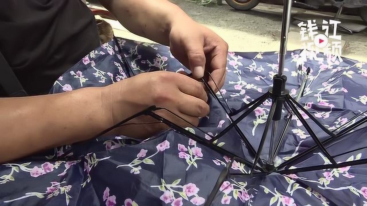 连续下雨杭州雨伞维修点"火了" 免费修天堂伞要等工作日