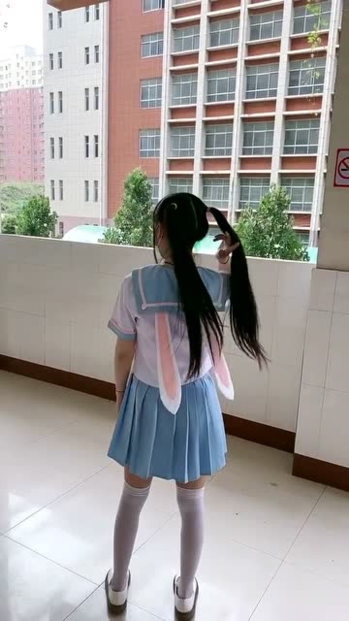 萝莉:听说jk都会劈叉