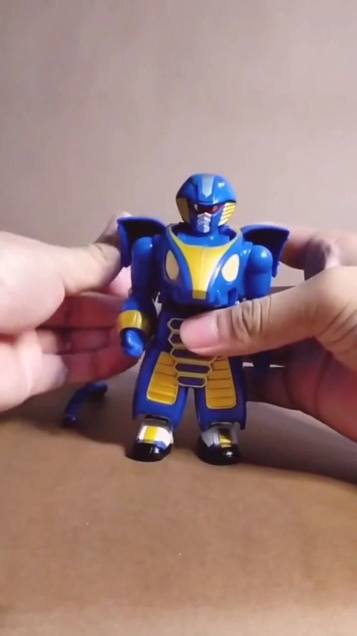 铁甲小宝铁甲小宝蟑螂恶霸