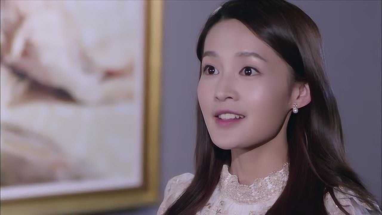 千金归来佳慧说要陪金睿去看画展金睿说你的脚不是肿吗
